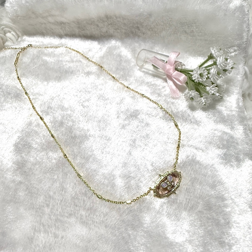 Kendra Scott x Dolly Parton Elisa Butterfly Pendant Necklace - Picture 9 of 15